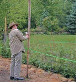 Deer Fence -Garden Tool Store PA210 deer fence 7 foot x 100 foot u 0002